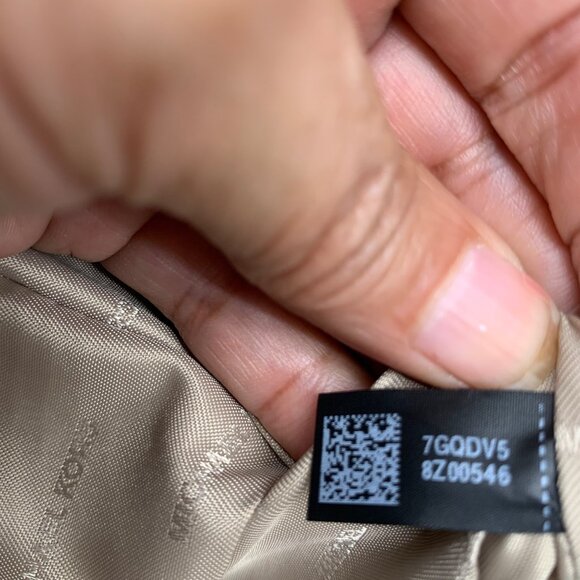 Michael Kors Tan Crosshatch Leather East West Zipper Top Jet Set Tote - Picture 10 of 13